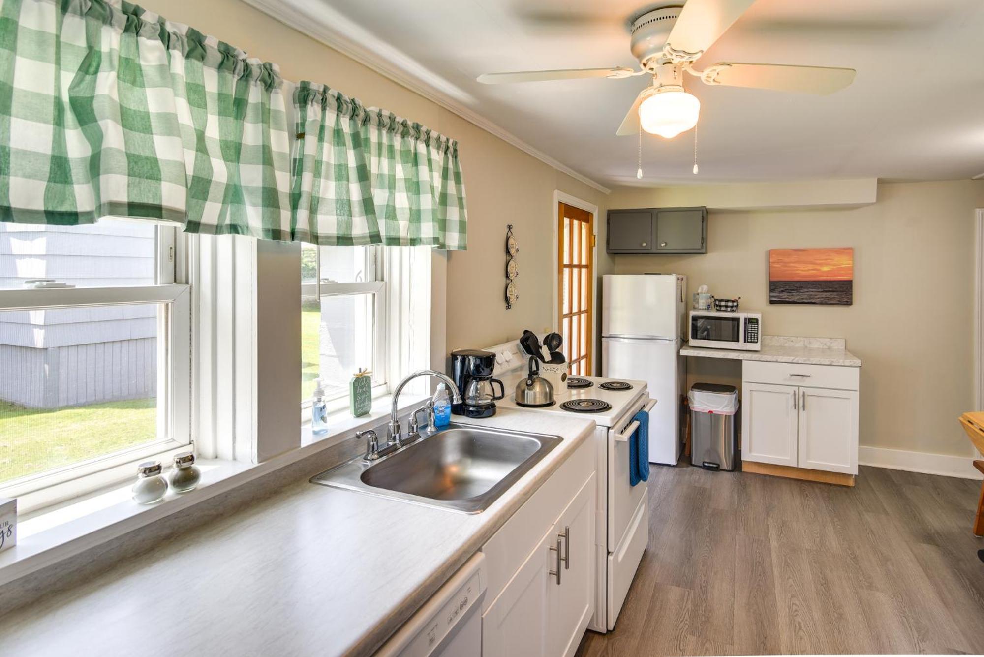 Newport House Less Than 3 Mi To Beaches And Bowens Wharf! 외부 사진