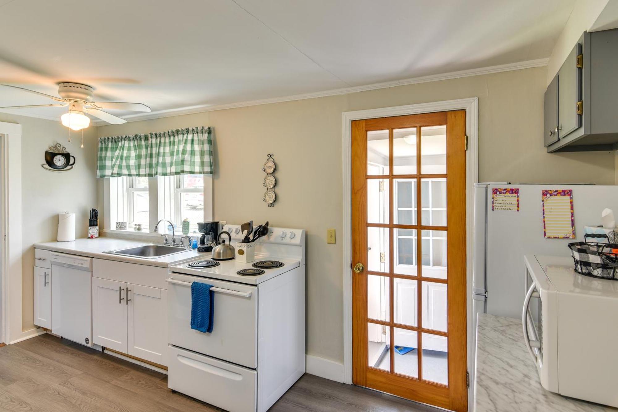 Newport House Less Than 3 Mi To Beaches And Bowens Wharf! 외부 사진